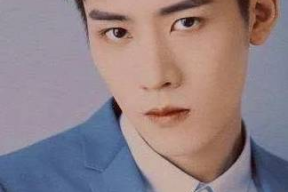 哪个男明星是巨蟹座,揭秘他的星盘秘密